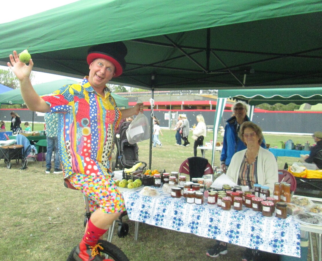 circus performer buying jam